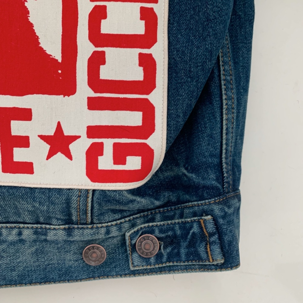Gucci ,,Guccification'' Tiger Print Denim Jacket with shearling collar - Picture 9 of 12